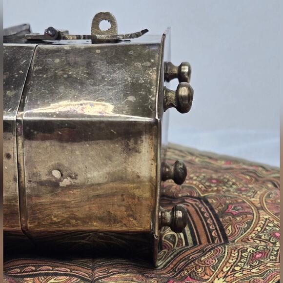 Vintage Hinged Brass Jewelry Trinket Tea Box Made in India - Picture 13 of 16
